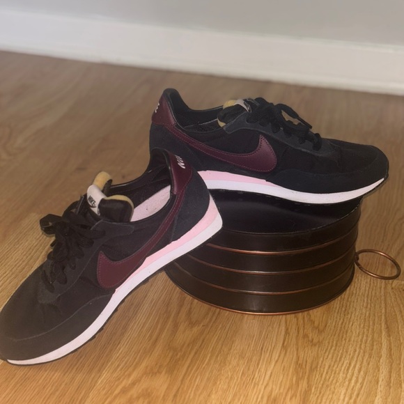 Nike Other - Nike waffle trainer 2